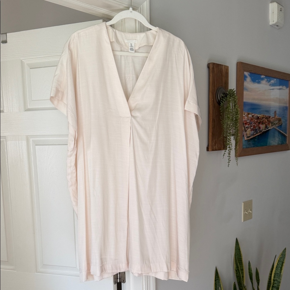 H&M Cream V-Neck Dress